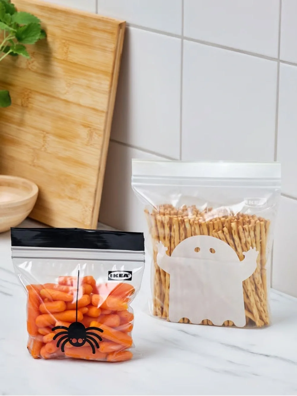 Resealable Halloween Treat Bags - White & Black (4 Pack)